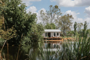 Mewburn Park Retreats - The Lakehouse